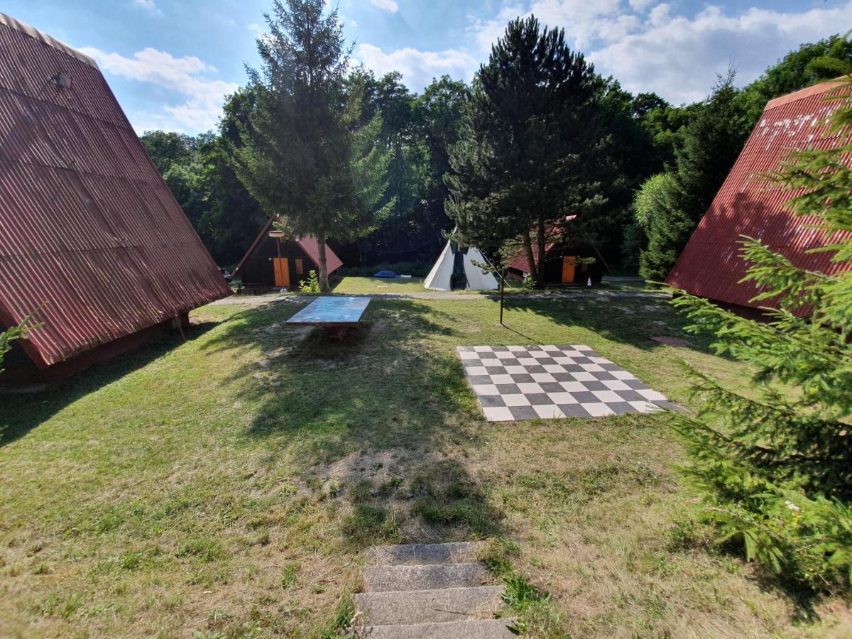 Zaruby Resort Smolenice Buitenkant foto