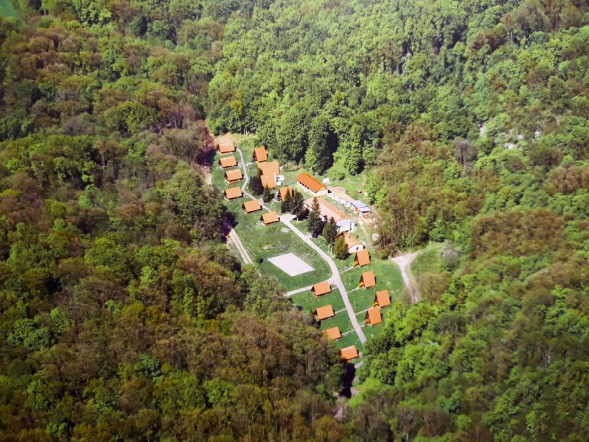 Zaruby Resort Smolenice Buitenkant foto